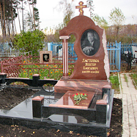 Мемориальный комплекс из гранита "Сюскюянсаари" и "Shanxi Black A"